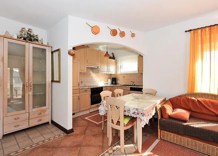 Bozena Apartment *